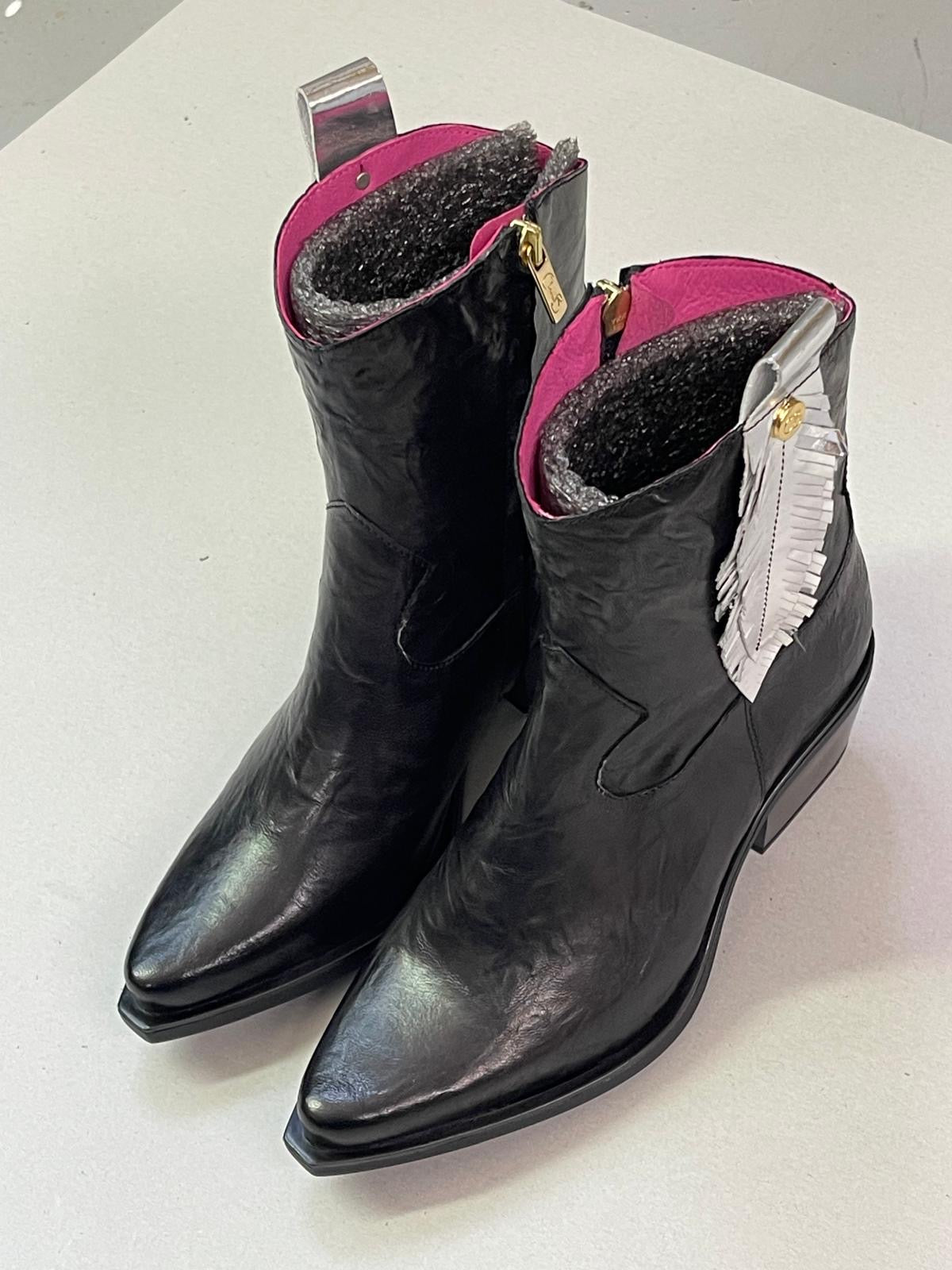 Magnifique- Black and silver cowboy boot - Chanii B