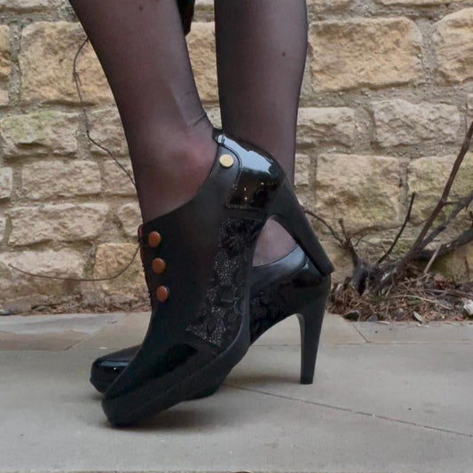 Dijon black with brown buttons- New - Chanii B