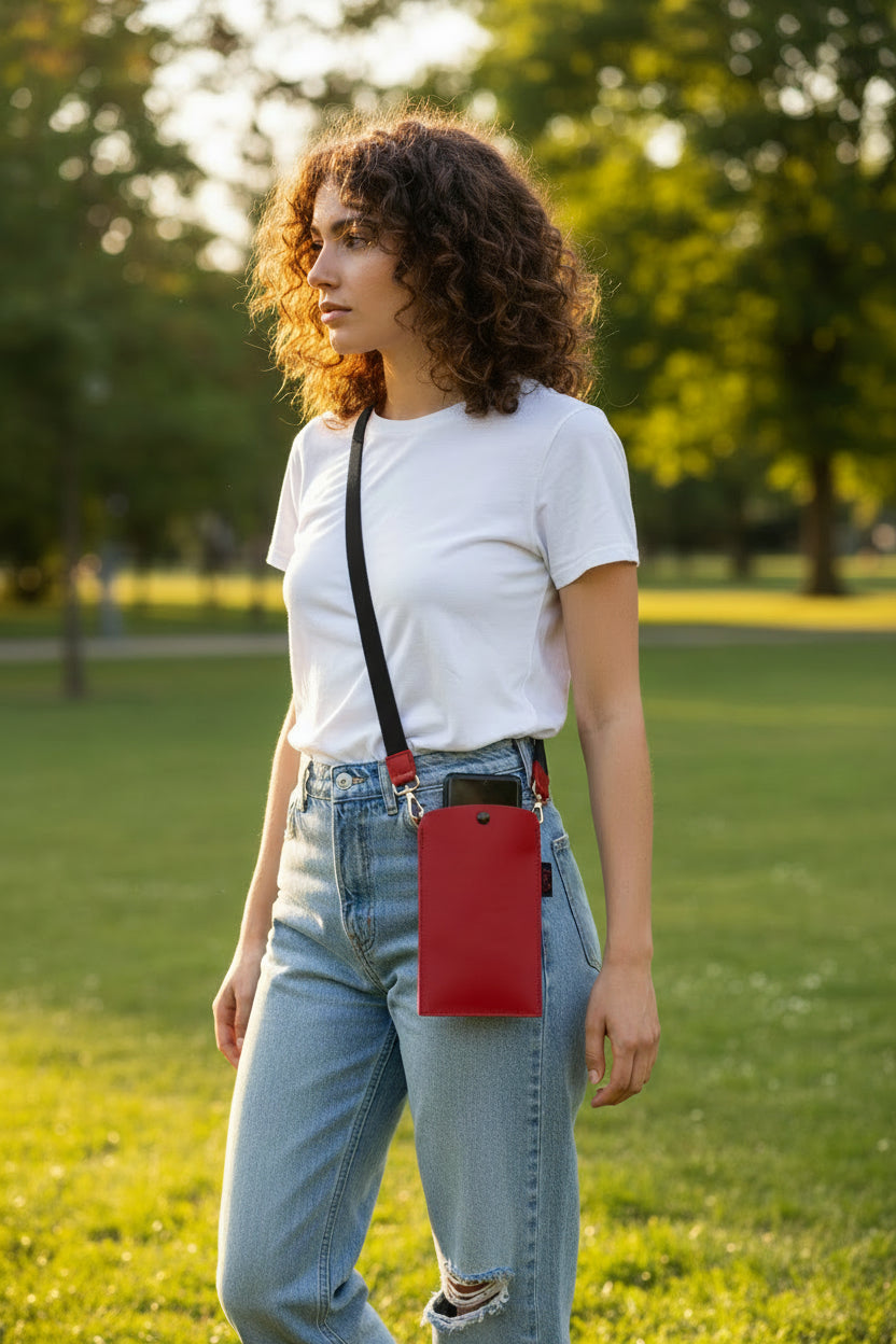 Le Paquete-Red phone holder bag - Chanii B