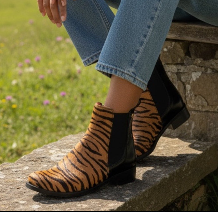 Taille -Tiger Cowhide Chelsey boot - Chanii B