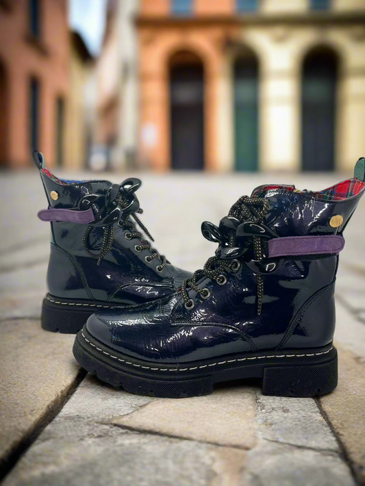 Paris - Navy blue patent ankle boot- NEW - Chanii B