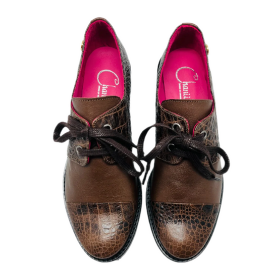 Ecoute- Brown lace up - Chanii B