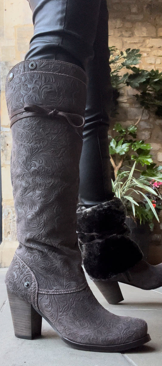 Pulpeux - Grey embossed flower - Chanii B