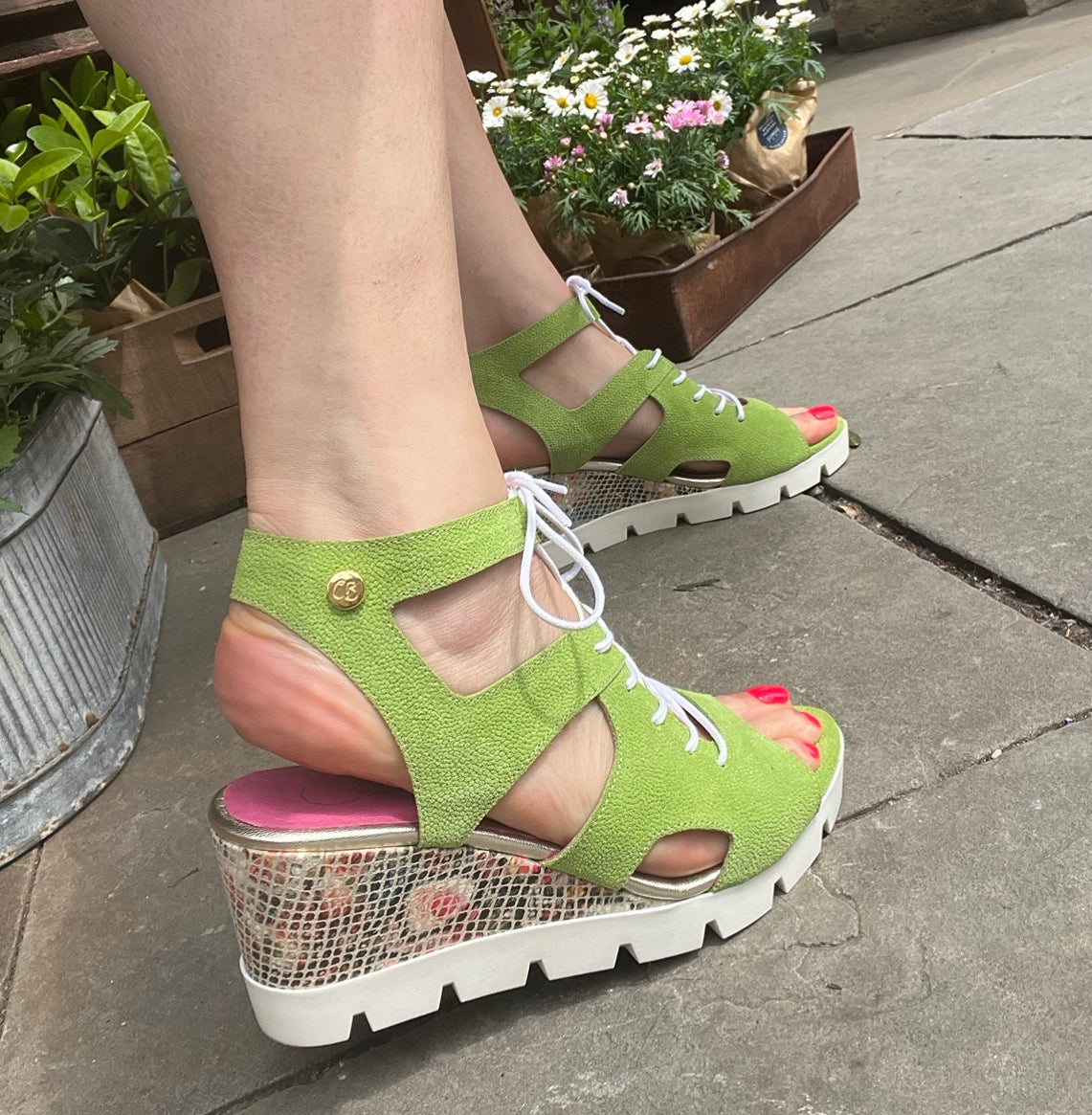 Sissors wedge sandal lime green - Chanii B