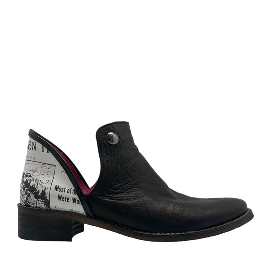 Zippette -NEW Black with white newspaper - Chanii B