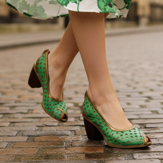 La Bouche-Green Last pair 37- (fits like 38)