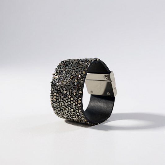 Handmade black leather and crystals bracelt