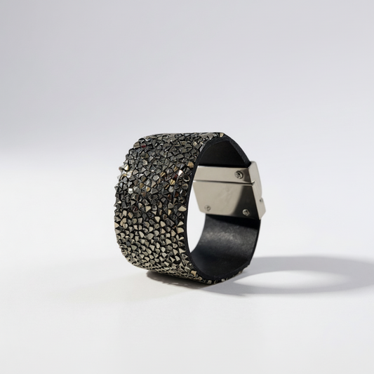 Handmade black leather and crystals bracelt