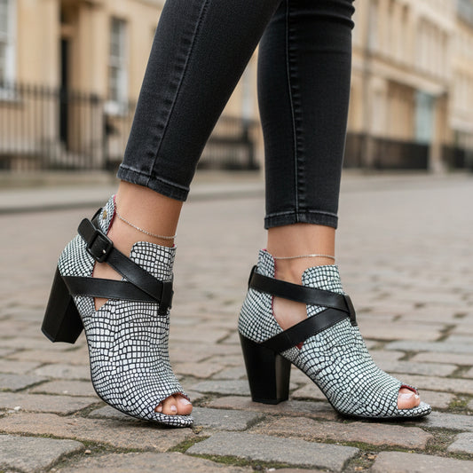 Batton - Black and White shoe boot - Chanii B