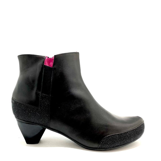 BLACK ANKLE BOOT