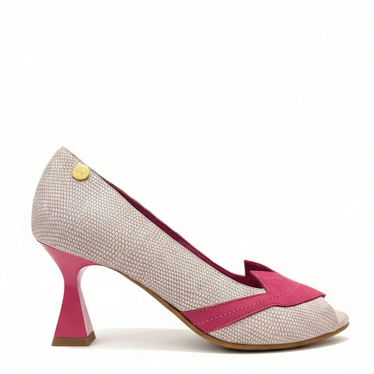 Demure- Pink shimmer and fuchsia lips