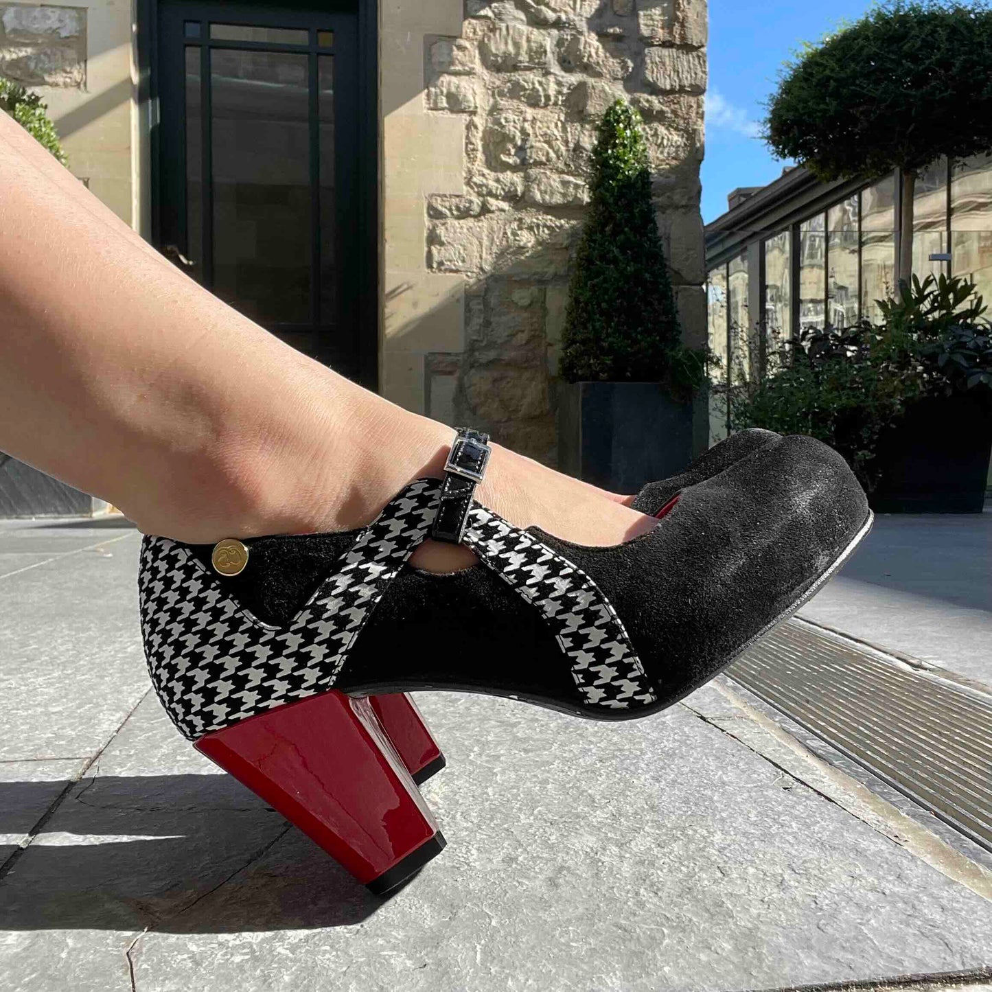 Prosecco - Black and red - Chanii B