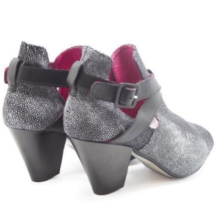 Rouge- Black stingray - Chanii B