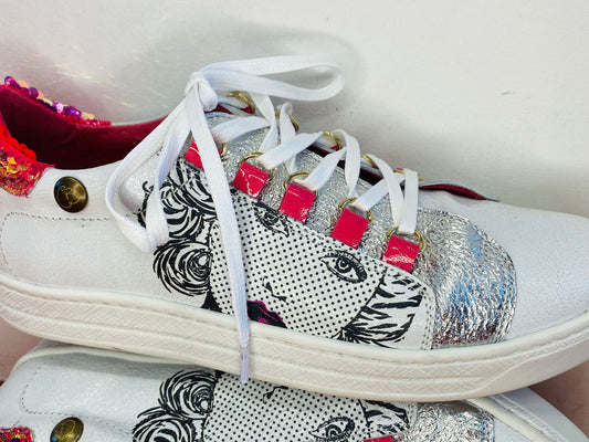 Skate - Royal White Fuchsia Betty sneaker - Chanii B