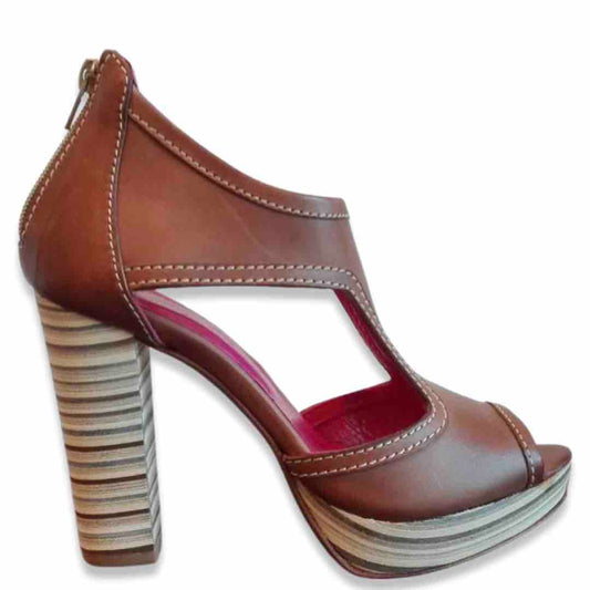 Chic - Tan- LAST PAIR 35 - Chanii B