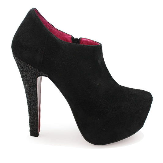 Fashion- Haute Black platform heel- last pair 35