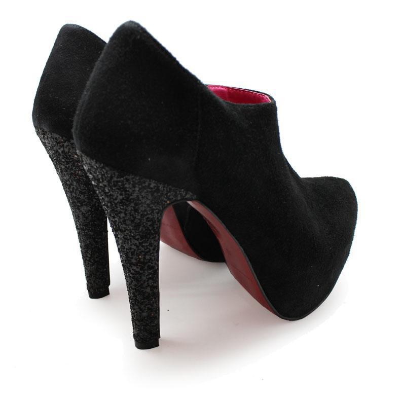 Fashion- Haute Black platform heel- last pair 35