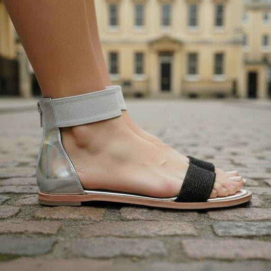 Marionette - Black/White flat sandal Last pairs 36