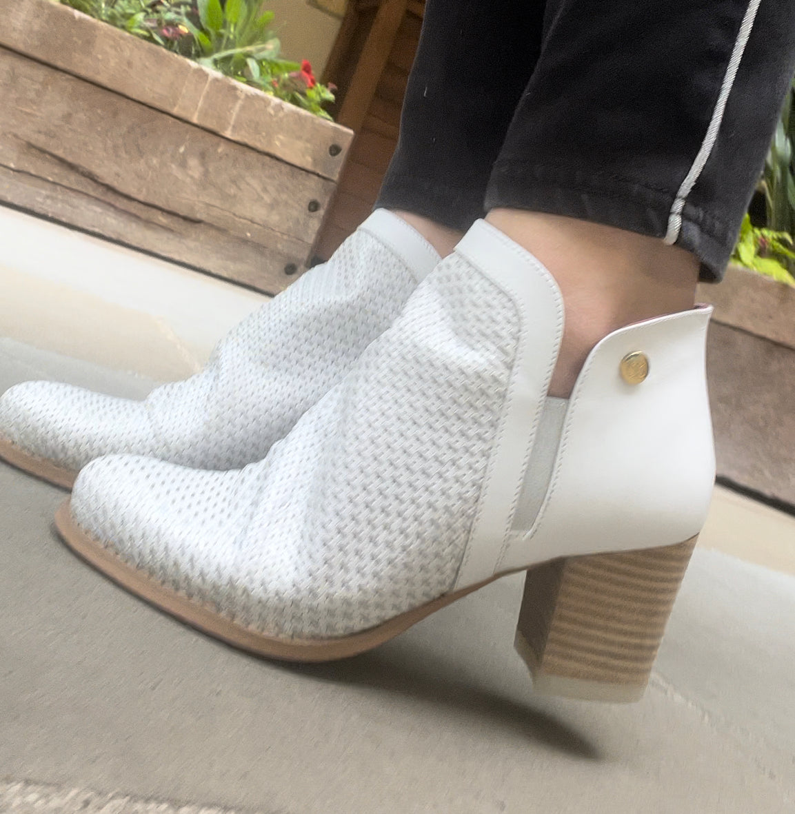 Plume - White Shimmer ankle boot