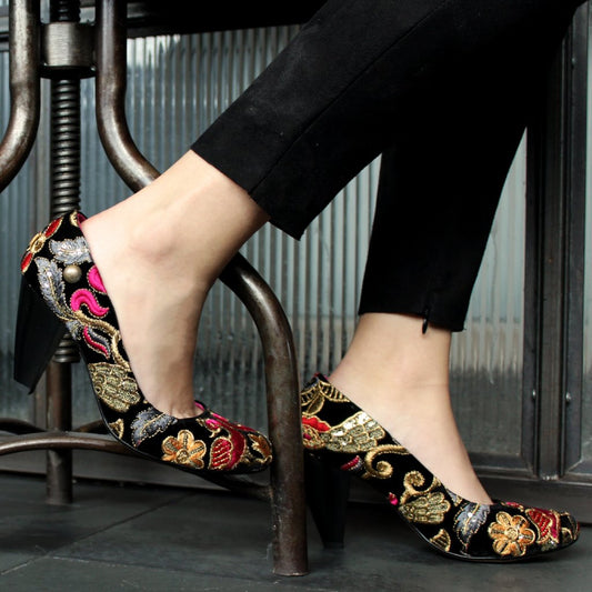 Inglaterre - Black velvet high heel shoe - Chanii B