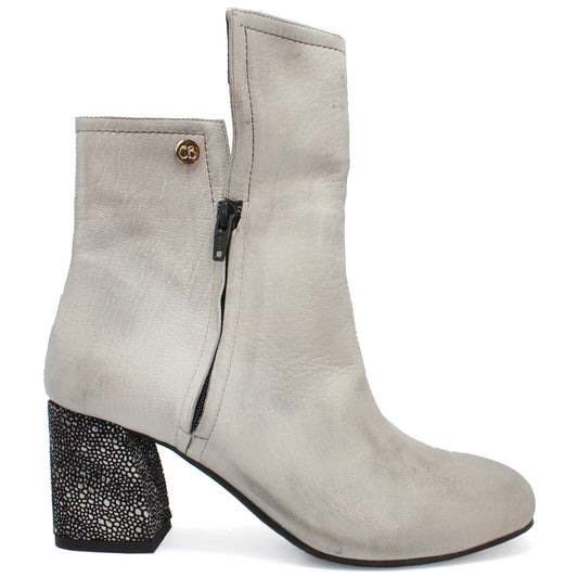 Mais Bien - White/Black ankle boot - Chanii B