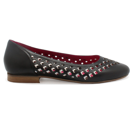 Onyx - Black/White Ballerina last pair 41 - Chanii B