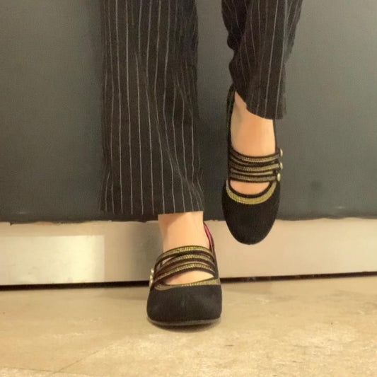 Lichido - Black/Gold strap shoe - Chanii B