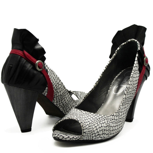 Rosert black and white LAST PAIRS 35 & 37! - Chanii B