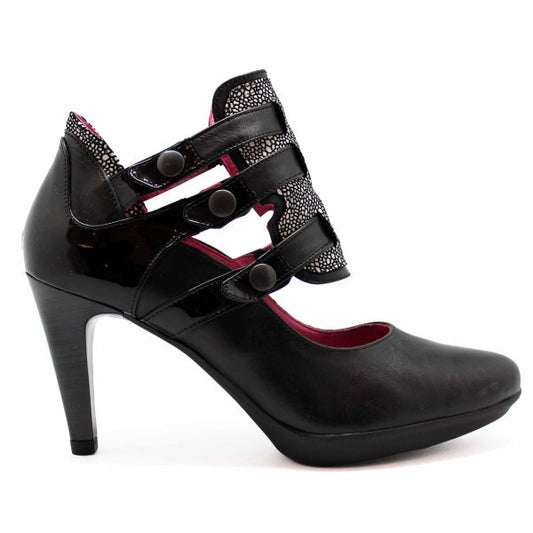 Leather high heel with removable instep panel. Rubber in-sole gives comfort and grip.