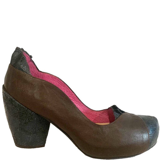 Balloon Brown Navy shoe- LAST PAIR 37! - Chanii B