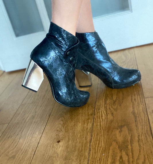 Collage- Navy crack metallic - Chanii B