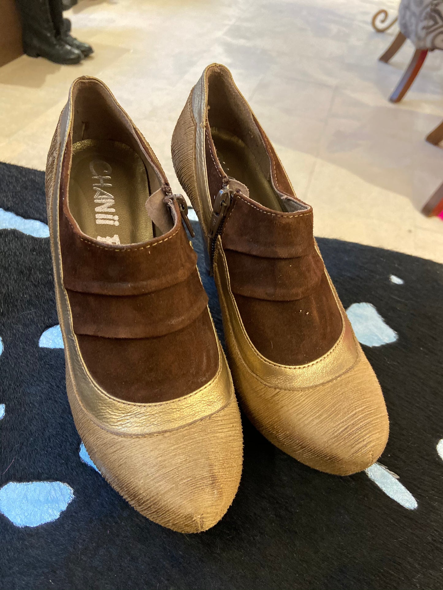 Nouveau- natural-gold - LAST PAIR 37! - Chanii B