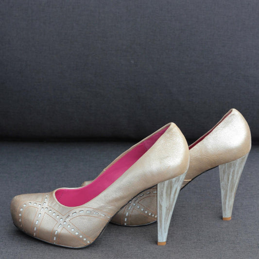 Vain - Gold sizes 40, 42 and 43 - Chanii B