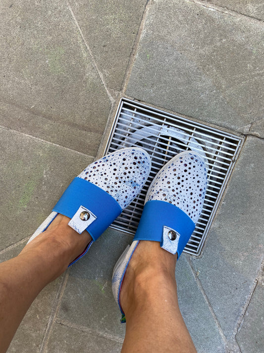 Bourbon - White/Blue crackle - Chanii B