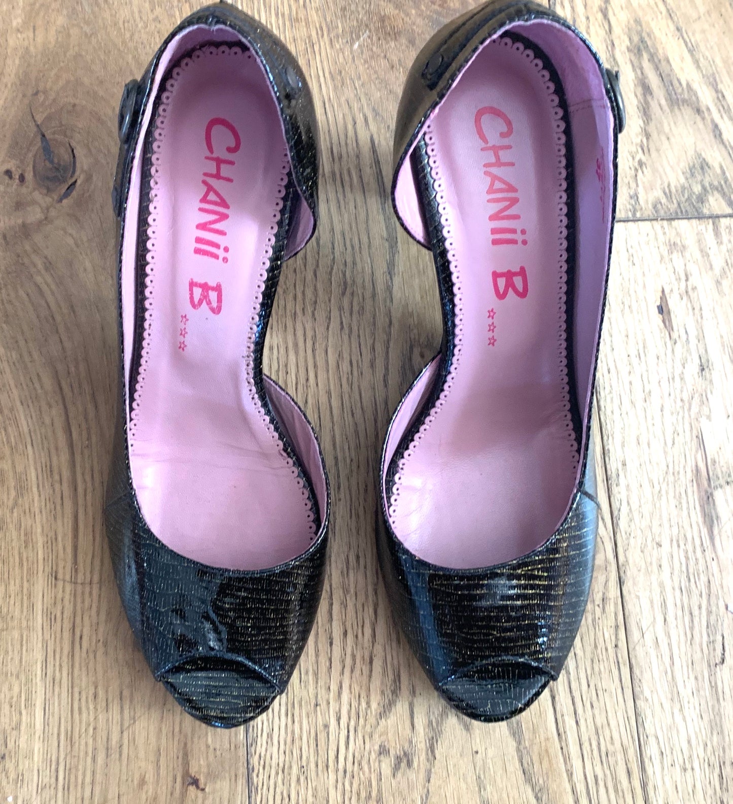 Tre Tre- Black patent-Last pairs 37! - Chanii B