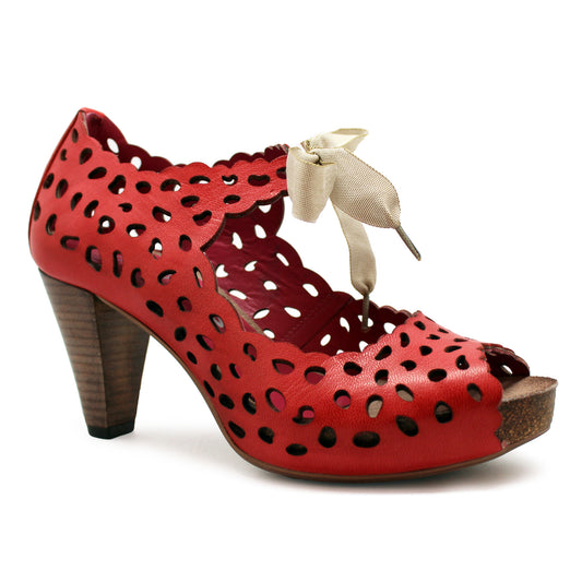 La Lune - Red - Chanii B