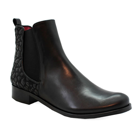 Taille - Black Hexagon Chelsea Boot - Chanii B