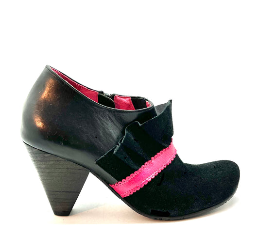 Lapin black fuchsia - last pair 37! - Chanii B