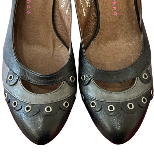 Cafe-sling back heel- Last pair 40! - Chanii B