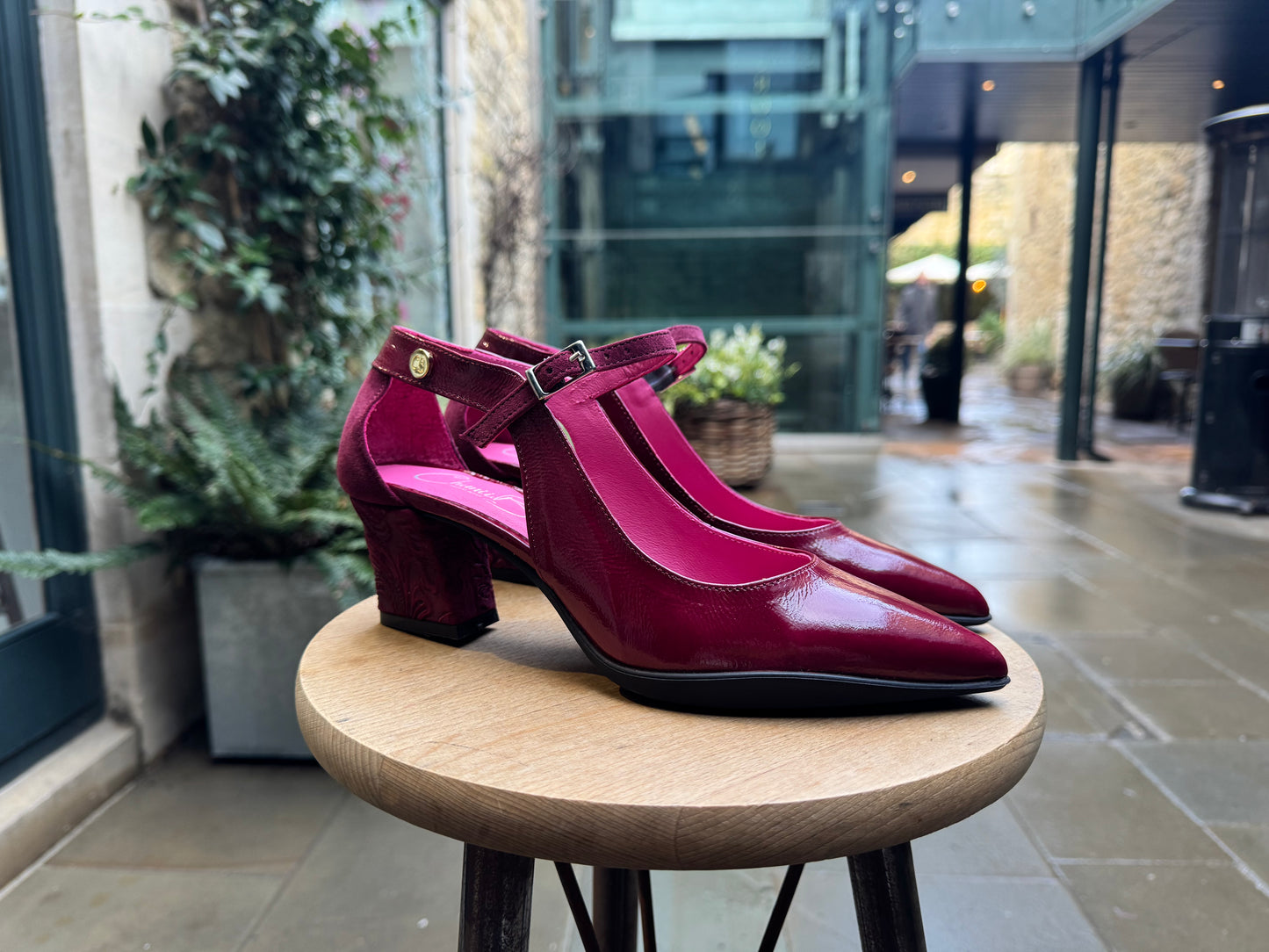 La La -Wine patent low heel shoe