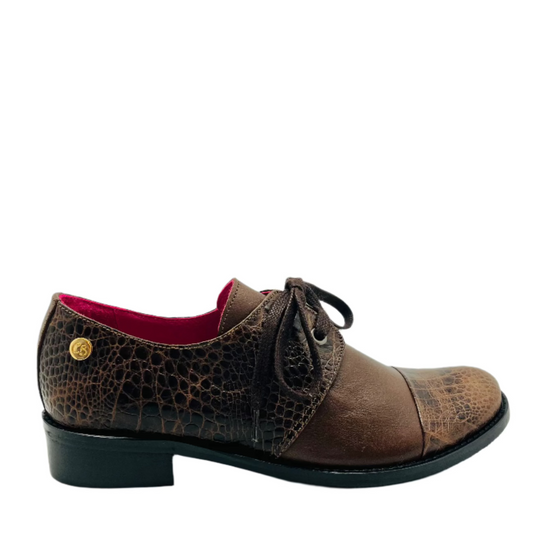 Ecoute- Brown lace up - Chanii B