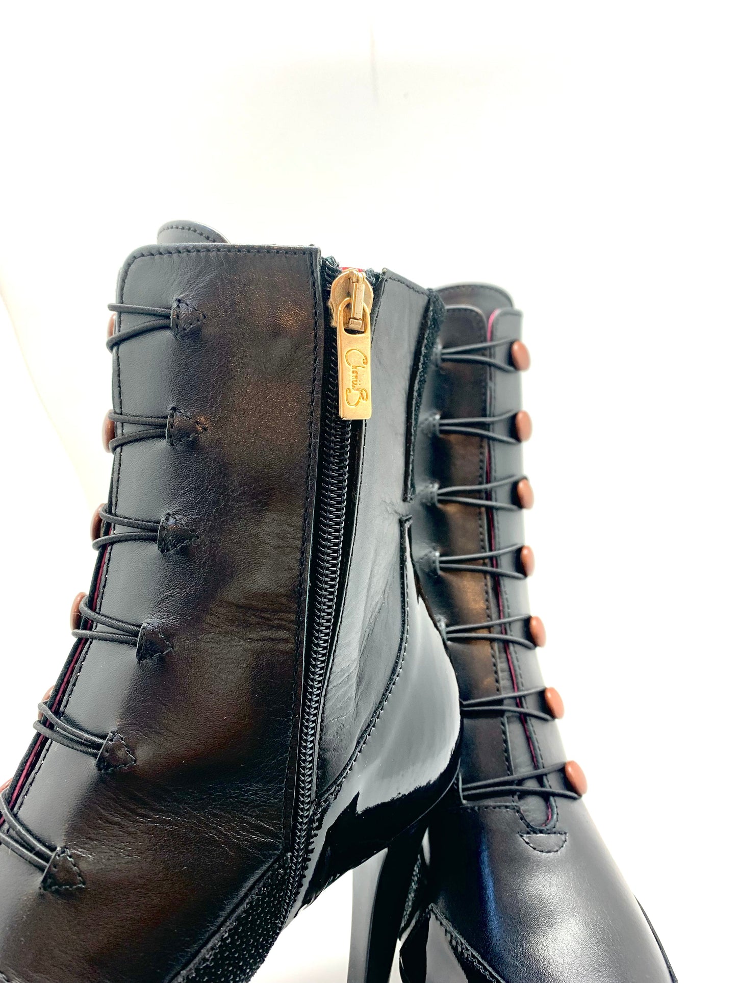 St Lucia - Black with Brown buttons boot