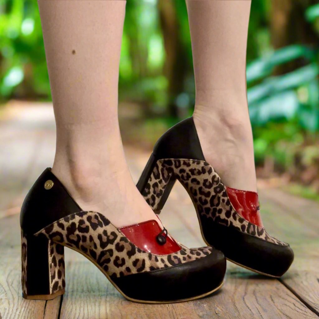 Cinque-Red leopard cork