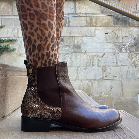 Taille - Brown/Oak Chelsea Boot - Chanii B