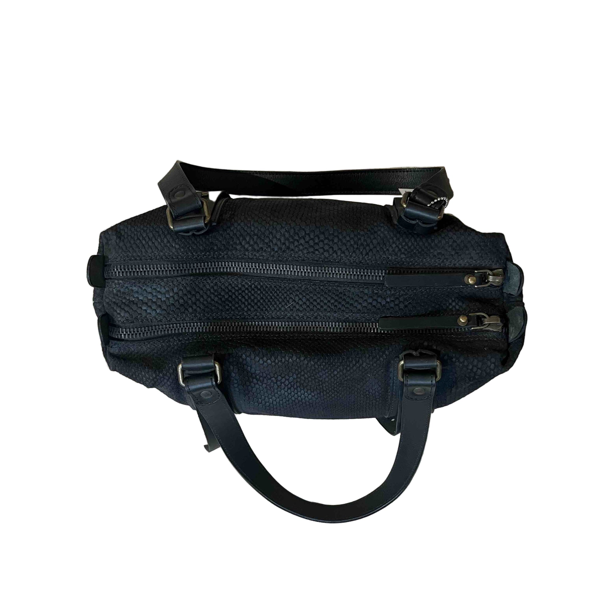 Page-Black textured handbag - Chanii B