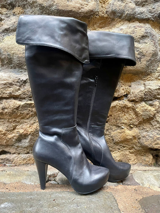 Plateaux- Platform boot last pair 37! - Chanii B
