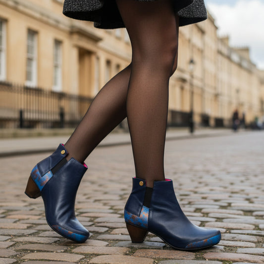 NAVY ANKLE BOOT