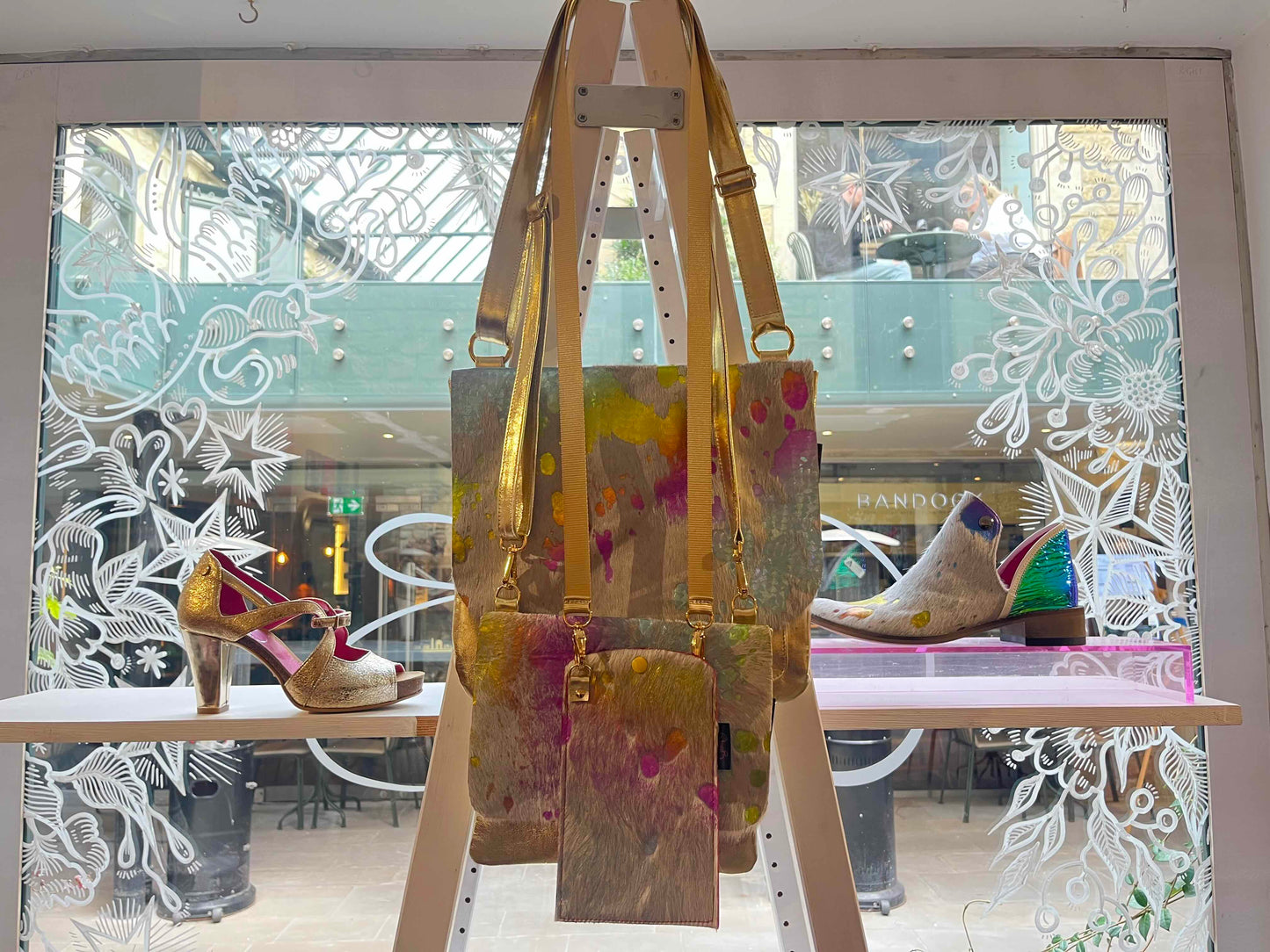 Vino- White rainbow small messenger bag - Chanii B