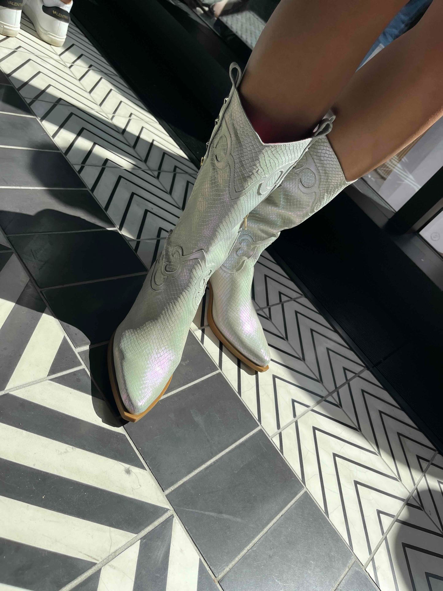 Jewel- White iridescent Cowboy boot