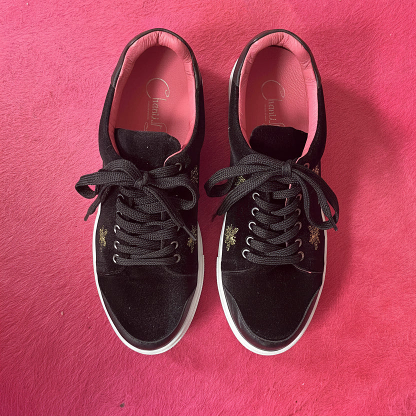 Platinum - Black velvet Crown Bee sneaker